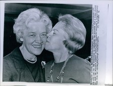 1964 Sen Margaret Chase Smith Receives Congratulatory Kiss Sister Wirephoto 7x9 picture