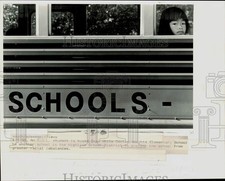 1988 Press Photo A pupil in the Highline School District rides a bus - lra08125 picture