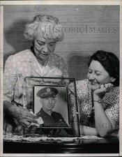 1944 Press Photo Brig Gen KB Wolfe's mom & wife edwina in Calif. picture
