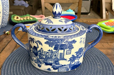 Vintage Bombay Co Blue White Porcelain Reticulated Lidded Jar Chinoiserie Tureen picture