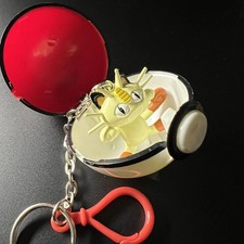 Vintage 1999-2000 Basic Fun Pokemon Meowth Pokeball Keychain picture