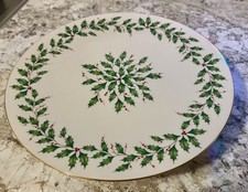 Lenox Holiday PEDESTAL FOOTED CAKE PLATE NEW 11” X 2