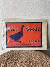 Original Vintage Blue Goose Pears Lithograph Fruit Crate Label Circa 1940s VTG picture