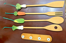 VTG 1983 Avon Gallery Originals Ceramic Vegetable Utensils Rack Complete picture