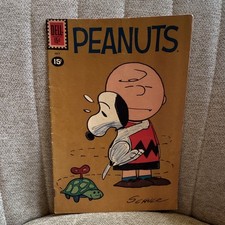 Dell Comics Peanuts Single Issue Snoopy Charlie Brown Charles Schulz 15¢ Cover picture