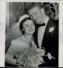 1954 Press Photo Bill McColl marries Barbara Bird in Beverly Hills, California picture