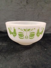 Vintage Federal Milk Glass 2.5 Quart Heat Proof Mixing Bowl Green Warwick VGUC picture