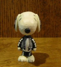 Jim Shore PEANUTS Miniature #6010320 SNOOPY SKELETON, NIB cottagecore 3+