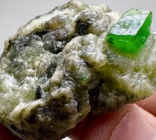 BRILLIANT RAW LUSTROUS KASHMIR FACET QUALITY GREEN EMERALD CRYSTAL GEMSTONE+gift picture