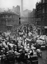 The extra busy scene at Billingsgate Fish Market London showing ca- Old Photo picture