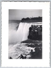 Vtg B&W Snapshot Niagara Falls Tourists Observation Deck Rainbow Bridge View picture
