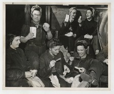 Rosie The Riveter Female Factory Lunchtime 1943 Women's Rights WWII Photo J15514 picture