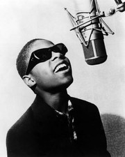 Photo of Stevie WONDER Posed portrait of Stevie Wonder a recording- Old Photo picture