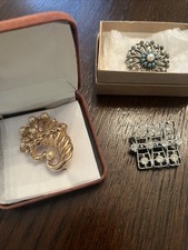 Grandma's Vintage Jewelry Lot Estate Items picture