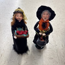 13” Byers Choice Caroler Halloween Fall Witch With Candy Apples LOT OF 2 picture