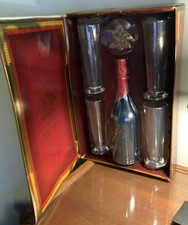 1999 Budweiser Millennium Limited Edition Bottle & 4 Glasses Set w/ Box picture