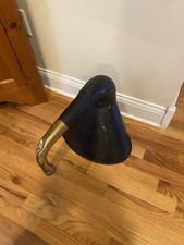 BEAUTIFUL ANTIQUE HORN SPEAKER - INSIDE OF HORN MEASURES 15 BY 10 INCHES picture