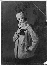 Photo:Chase Miss 1920s Portrait Fashion Hat Coat picture