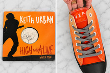 Keith Urban VIP High And Alive 2025 Tennis Shoes and Autograph. size W8.5, New picture