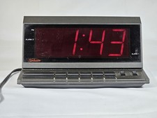 Sunbeam Electric Digital LED Dual Alarm Clock with Snooze #887-36 Tested Working picture