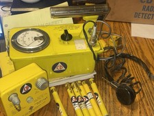 NOS Vintage Civil Defense CD V-777-1 Radiation Detection Kit Geiger Counter picture