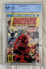 DAREDEVIL #131 CBCS 8.5 WHITE PAGES Origin & 1st Appearance Bullseye 1976 Marvel picture