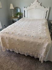Beautiful VINTAGE Crocheted Lace Coverlet picture