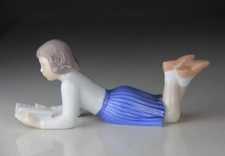 B&G BING & GRONDAHL GIRL READING BOOK FIGURINE #2304 picture