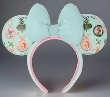 Disney Parks Winnie The Pooh And Pals 2026 Christmas Holiday Ears Headband NEW picture