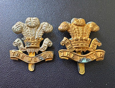 WWI Welsh Regiment Cap Badge Pair Bi-Metal & 1916 Economy Brass Pre-1920 WELCH picture