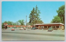 Tillsonburg Ontario Canada Hillcrest Motel and Restaurant Old Cars Postcard picture