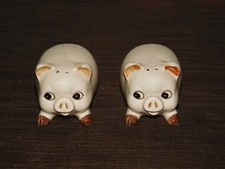 VINTAGE SALT & PEPPER SHAKERS HANDPAINTED CERAMIC PIGS JAPAN  NEW UNUSED picture
