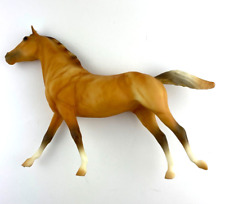 Breyer Model Horse #700995 Toys R Us Dustin Phar Lap Medallion Series SR 5,700 picture