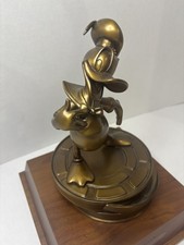 Donald Duck Walt Disney World Cast Member 40 Years Service Award Bronze Statue  picture