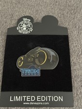 DISNEY SHOPPING TRON LEGACY LIGHT CYCLE LE 100 PIN ~  picture