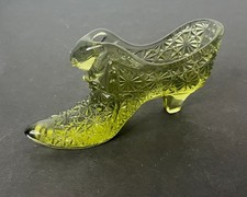 Vintage 1970s Fenton Olive Green Daisy And Button With Cat Head Glass Shoe picture