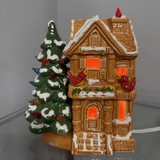 Vintage Lefton #1749 Light Up Ceramic House with Red Birds - 7