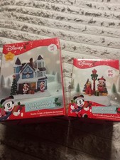 RUZ DISNEY'S Village Light Up Mickey's HOUSE WITH MINNIE CHRISTMAS FIGUREs picture