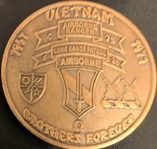 Vintage 1967 - 1971 Vietnam Airborne Ranger Challenge Coin Brothers Forever RARE picture