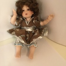 Marie Osmond Hersey Kisses 5 Inch Sitting Porcelain Doll Signed & Numbered flaw picture
