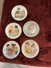Vintage Avon Collectible Mothers Day Plates (5) picture