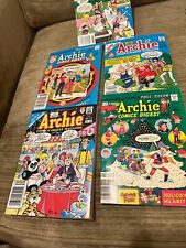 Vintage 1979-1986 4 assorted ARCHIE & 1 MADHOUSE Comics Digest (Lot of 5) picture