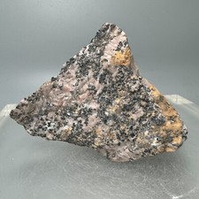 Friedelite Crystals on Kutnahorite: Sterling mine, Ogdensburg, New Jersey picture