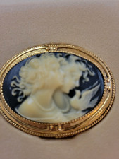 VINTAGE  CAMEO CORDAY 2 LADIES & DOVE SOLID PERFUME COMPACT  GOLD TONE ** picture