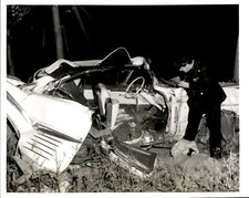 LG906 1963 Original Photo ONE FATALITY Queens Village New York Car Off Road Cop picture