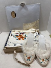 VINTAGE 1950s Japanese Embroidered Silk Pajama Set And Robe W/Original Box picture