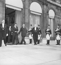 President Kennedy arrives Palais de l'Elysee last a series tal- 1961 Old Photo picture