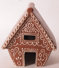 New: Pottery Barn Handcrafted Gingerbread Village House, small house 6.75