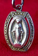 BERTHA'S VINTAGE 1930 CATHOLIC MIRACULOUS MEDAL CENTENIAL STERLING ROSARY MEDAL picture