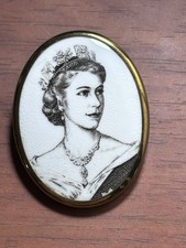 1953 Coronation Brooch Royal Worcester, Queen Elizabeth II Vintage picture